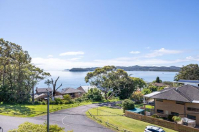 Wanda Up, 80 Randall Dr - spectacular views, aircon and Wi-Fi